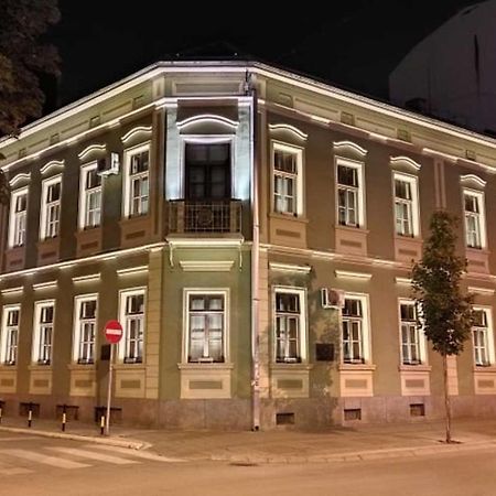 Lumo Apartment Nis Bagian luar foto