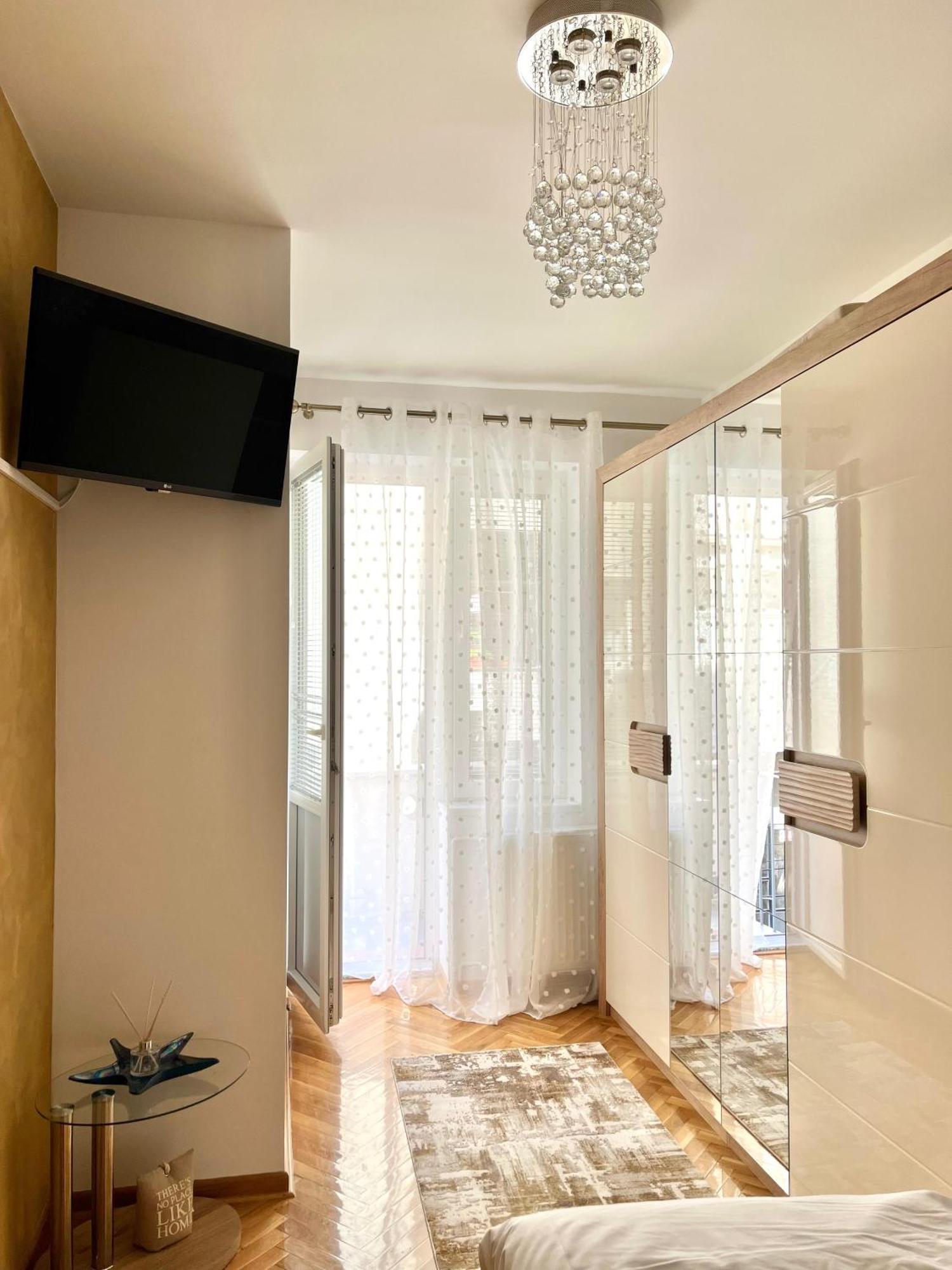 Lumo Apartment Nis Bagian luar foto