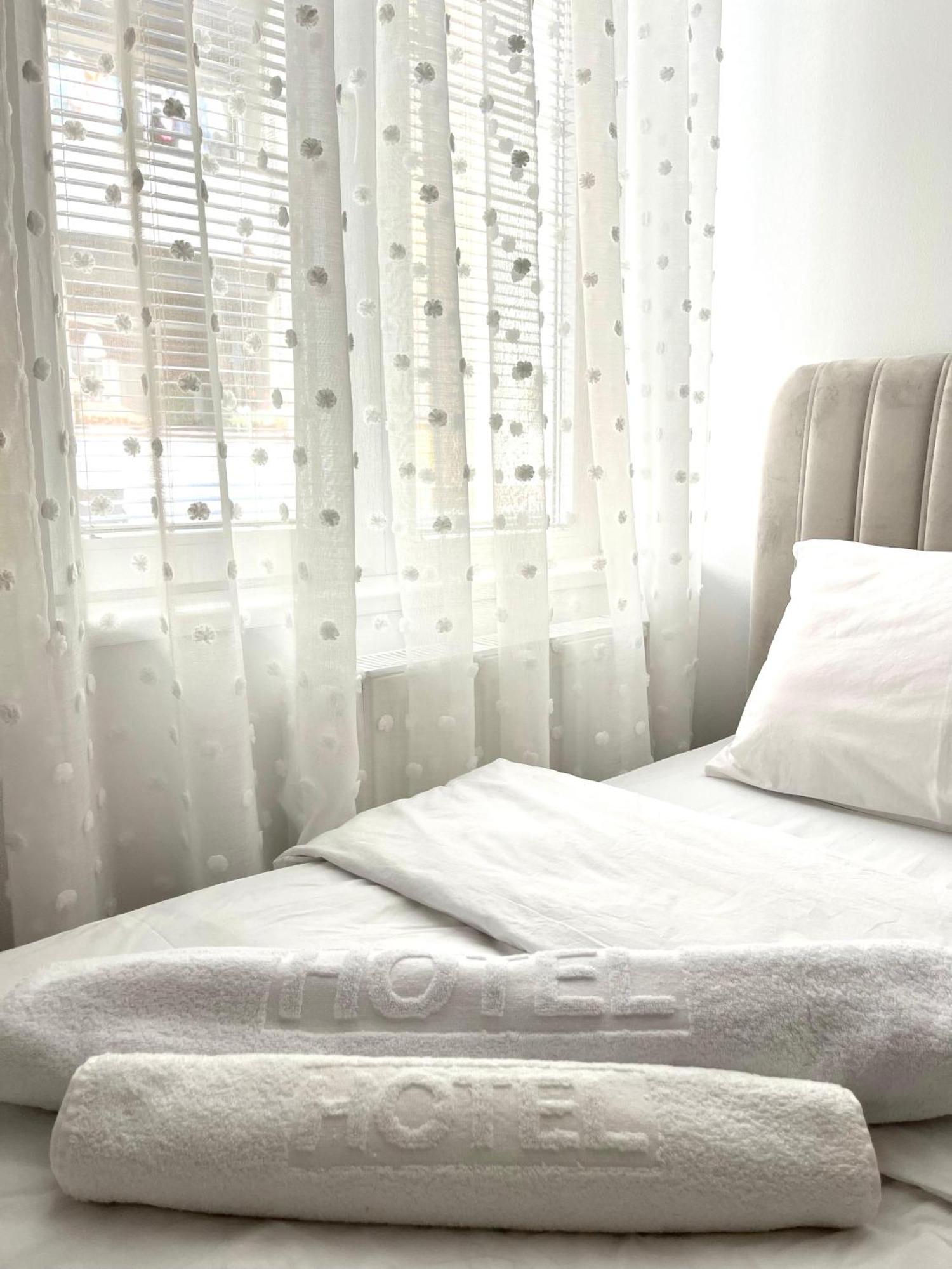 Lumo Apartment Nis Bagian luar foto