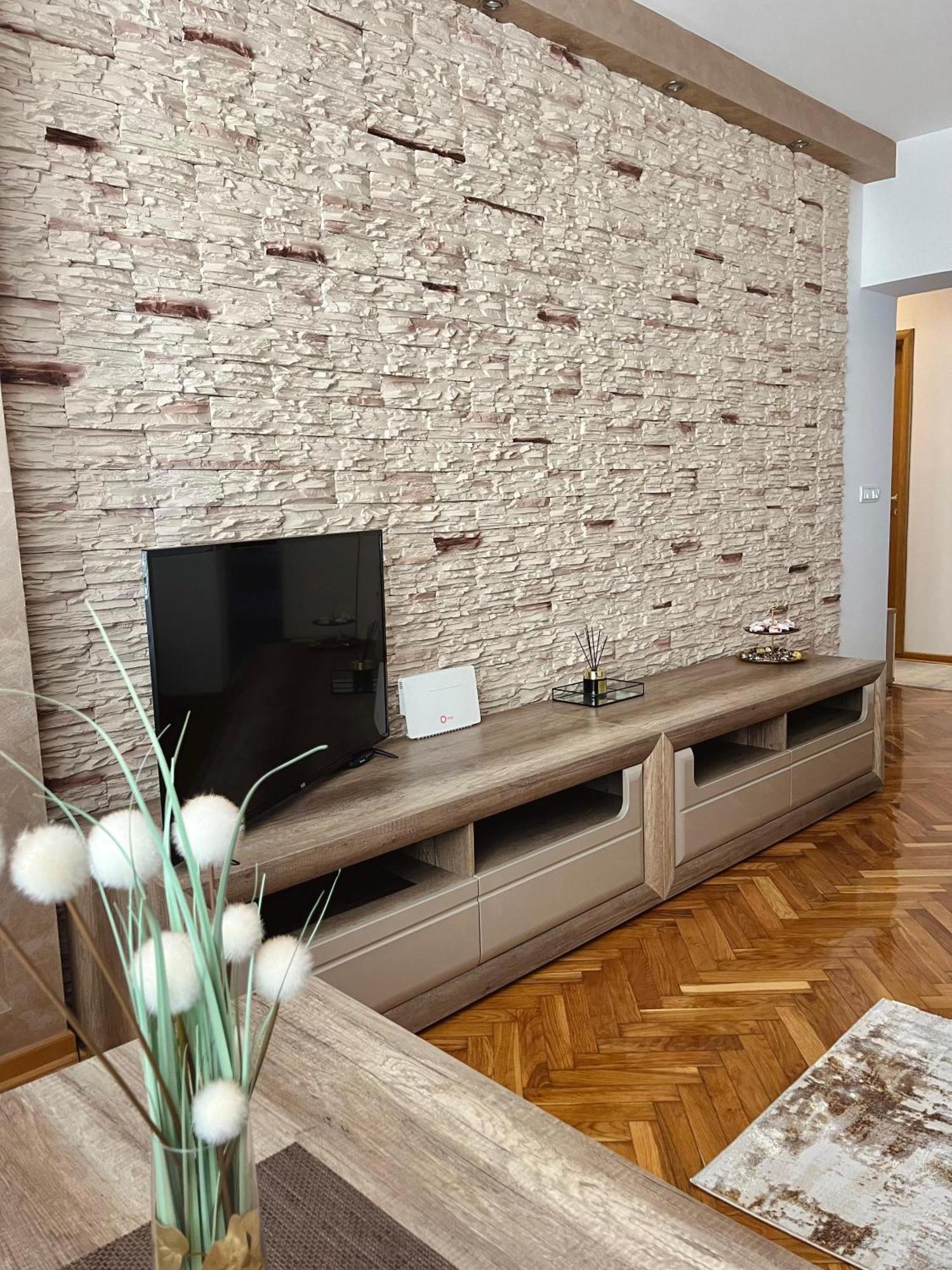 Lumo Apartment Nis Bagian luar foto