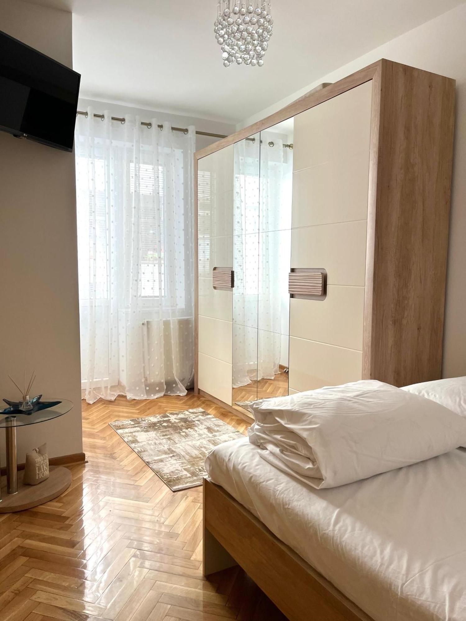 Lumo Apartment Nis Bagian luar foto