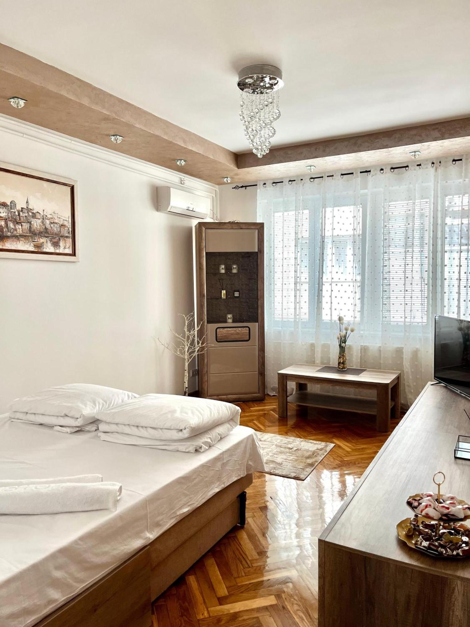 Lumo Apartment Nis Bagian luar foto